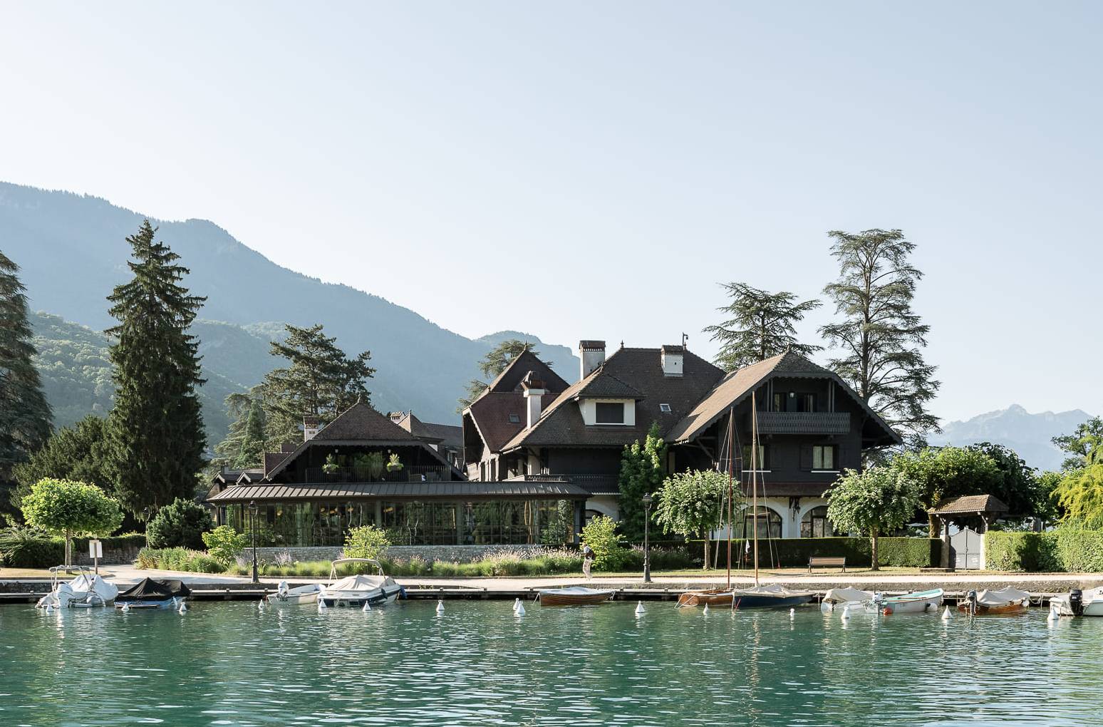 <span class="ql-font-inter ql-size-18px" style="color: #000000">Notre Maison</span>